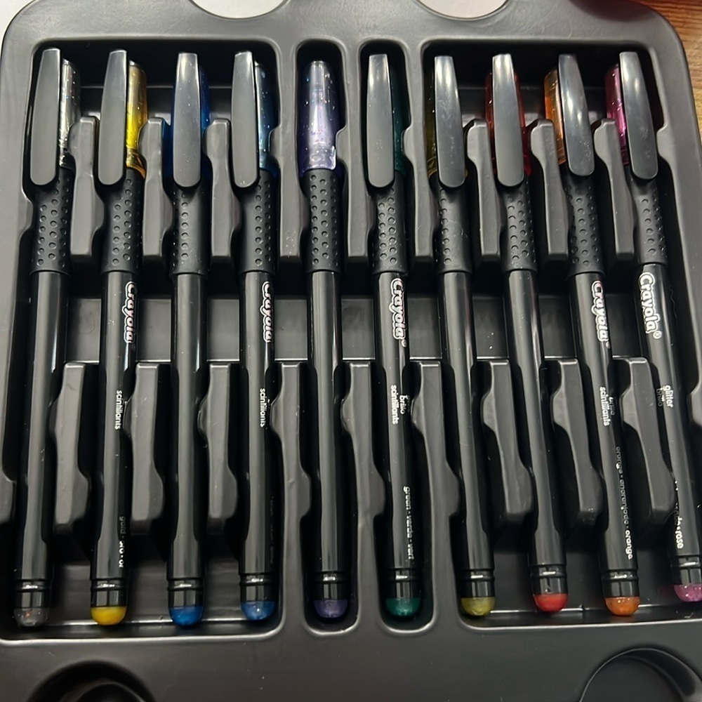 Crayola Coloring Pen Set (2-layer) - Picture 2 of 4